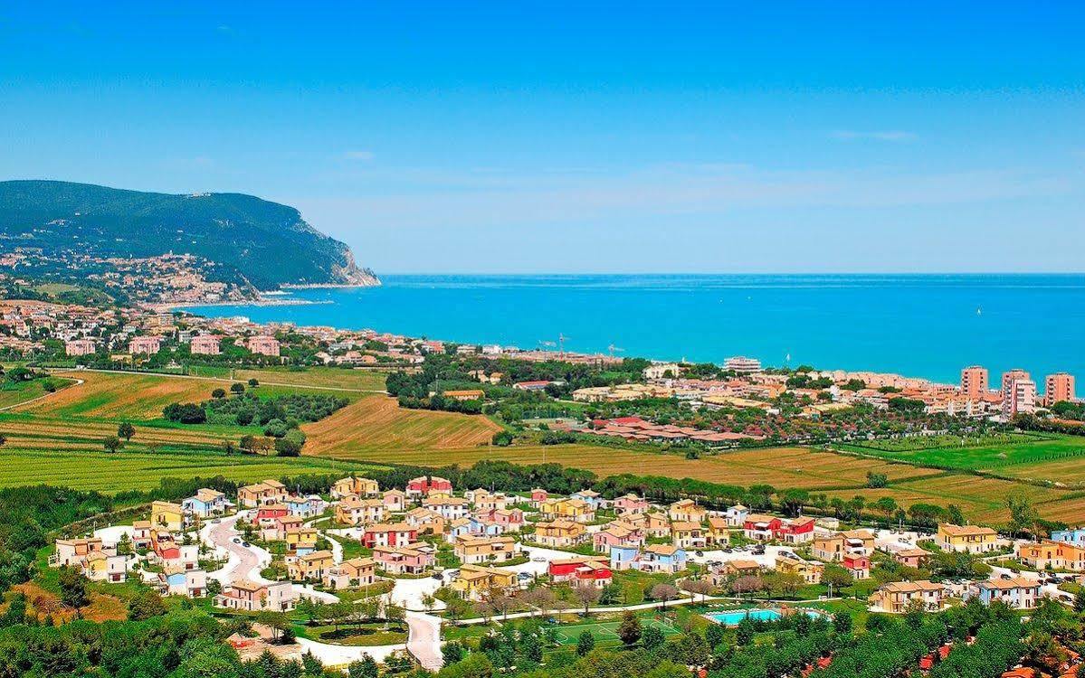 Adamo Ed Eva Resort Numana Buitenkant foto
